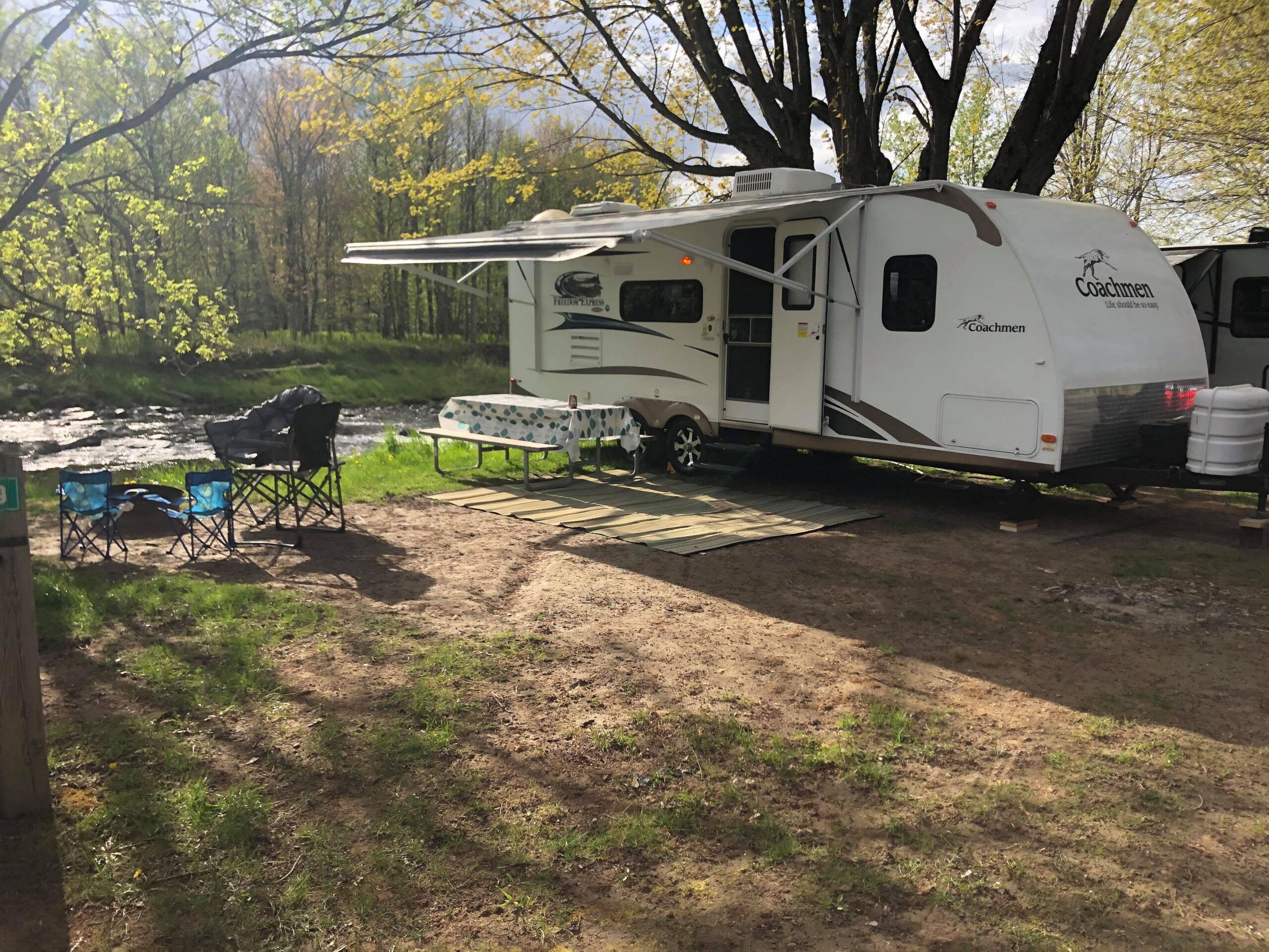 campingdelile-campeur-roulotte-terrain-riviere