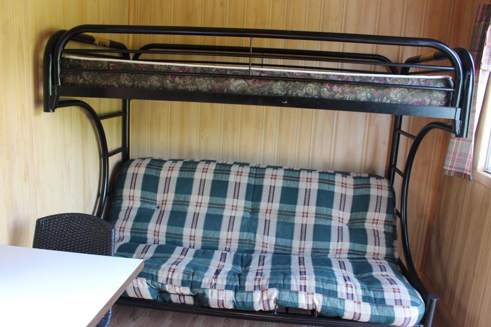 camping de l'ile - prets a camper - cabine